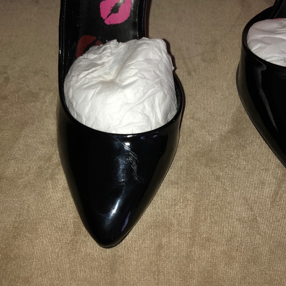 Juicy Couture 4” Black Pumps - Picture 6 of 7